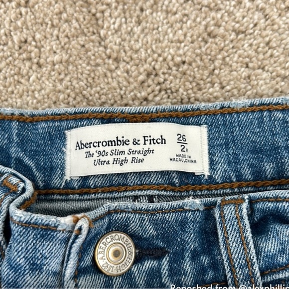 Abercrombie Slim Straight Ultra High Rise - Picture 2 of 4